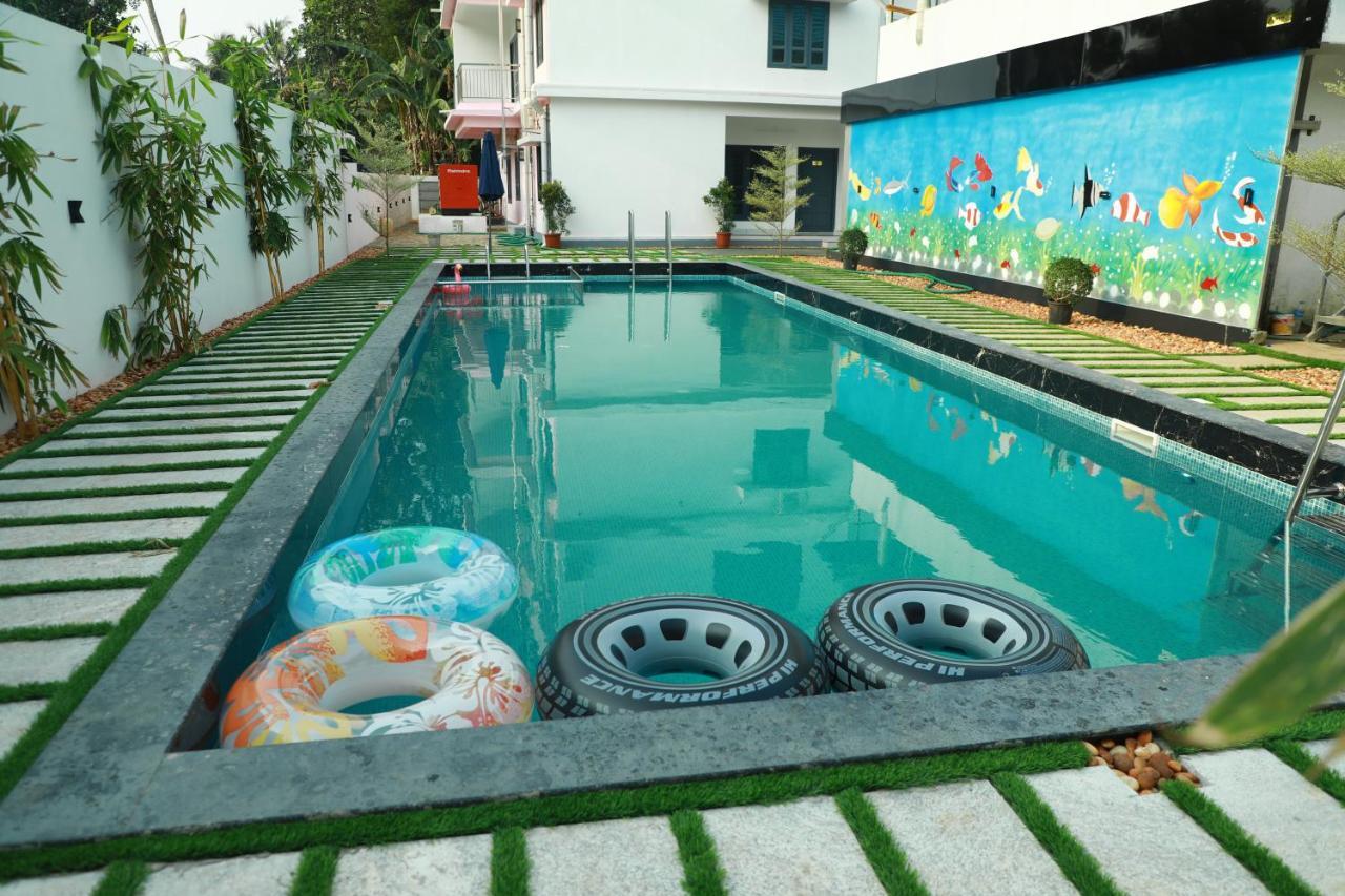 Achoos Residency Hotel ทิรูวัลละ ภายนอก รูปภาพ